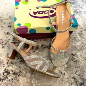 Soda Sonia Silver Girls high heels Sandals New in Box